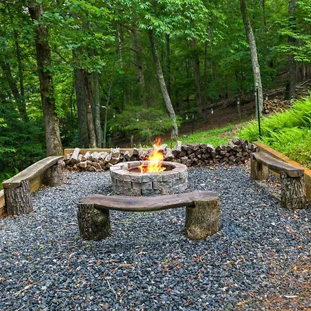 Firepit Smores By Starlight Jetted Bath Soaks Cookouts With The Whole Family - Cowboy Lodge